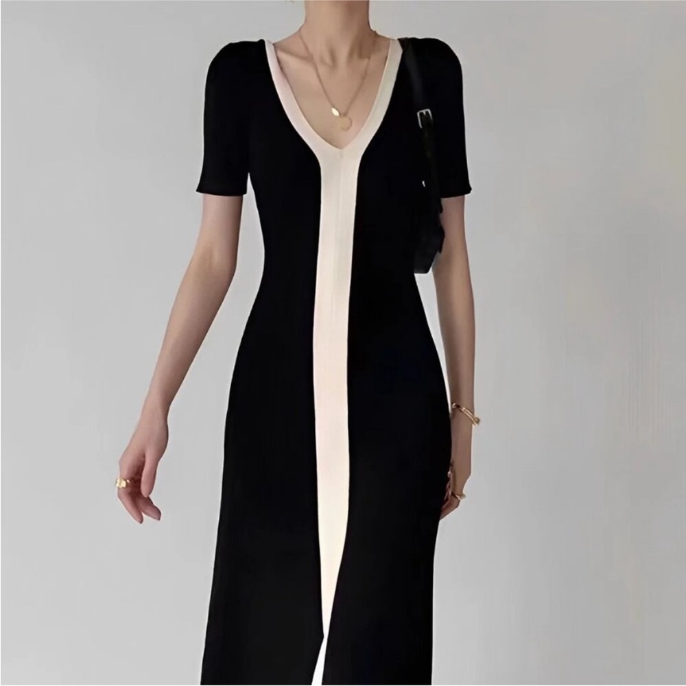 Two Tone V-Neck Knit Slit Midi Dress